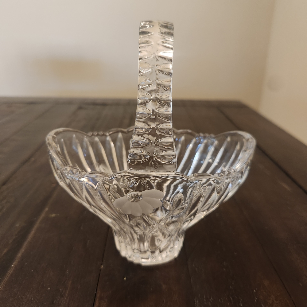 Princess House Heritage Romance Clear Crystal Basket